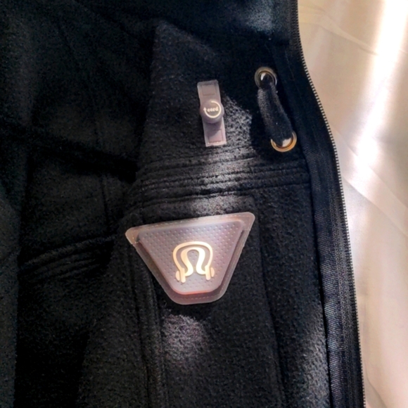 Awesome Lululemon Stash Pocket Hoodie - Picture 4 of 4